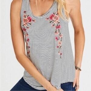 American Eagle Soft & Sexy Embroidered Roses Tee